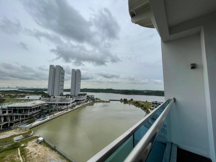 fraser place puteri harbour