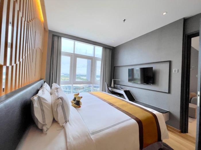 fraser place puteri harbour