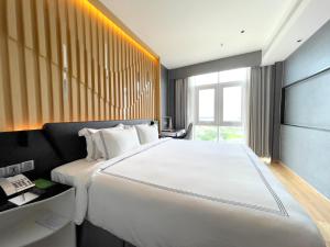 fraser place puteri harbour