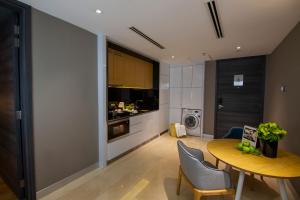 fraser place puteri harbour