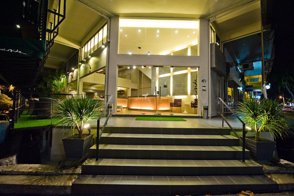 riverside boutique hotel and cafe