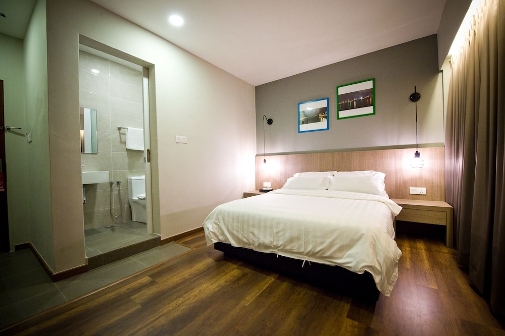 riverside boutique hotel and cafe