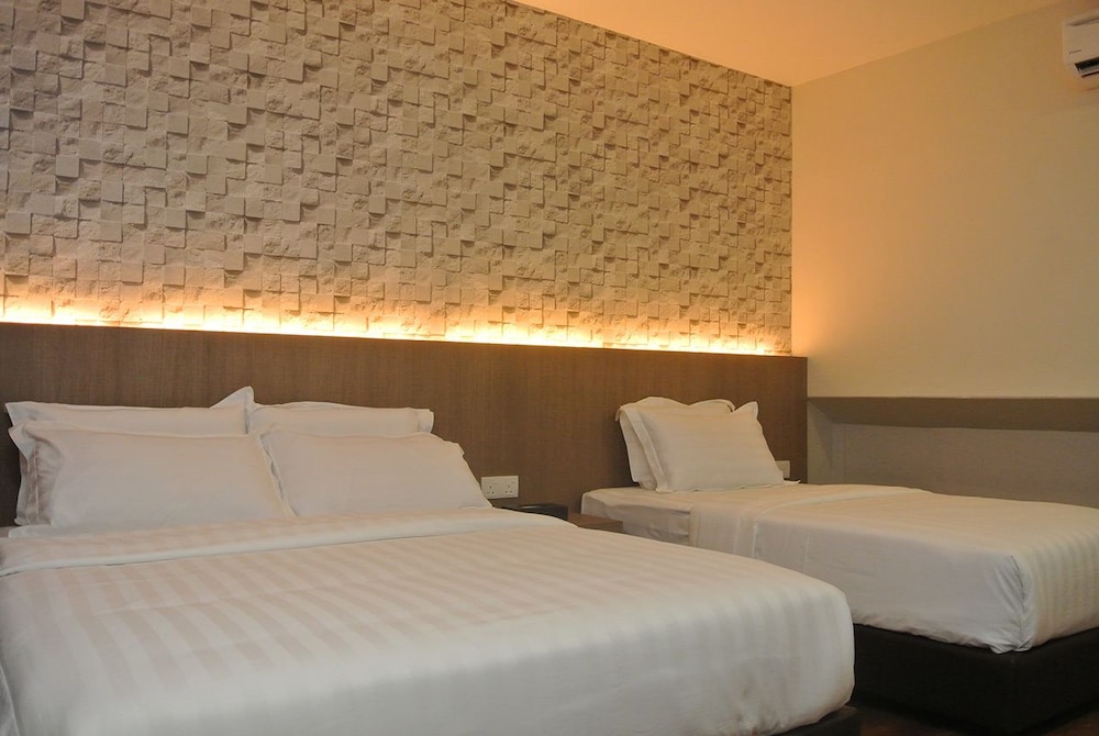 riverside boutique hotel and cafe