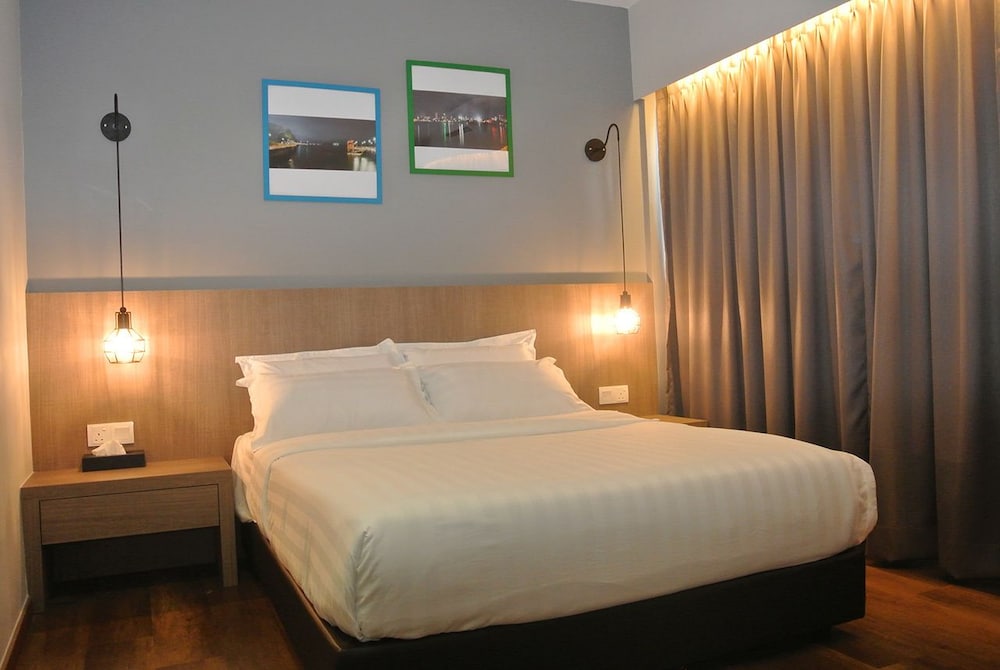 riverside boutique hotel and cafe
