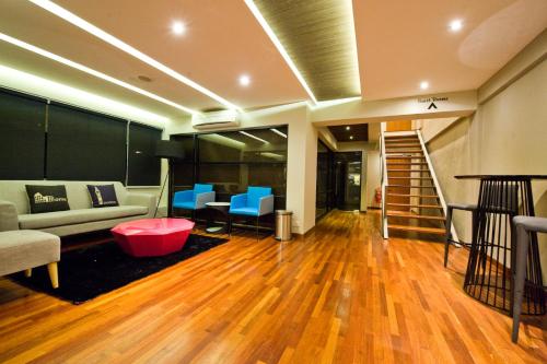 riverside boutique hotel and cafe