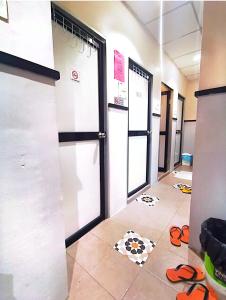 sleepbox hotel hostel