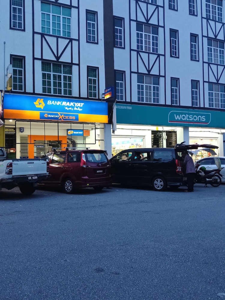 sleepbox hotel hostel