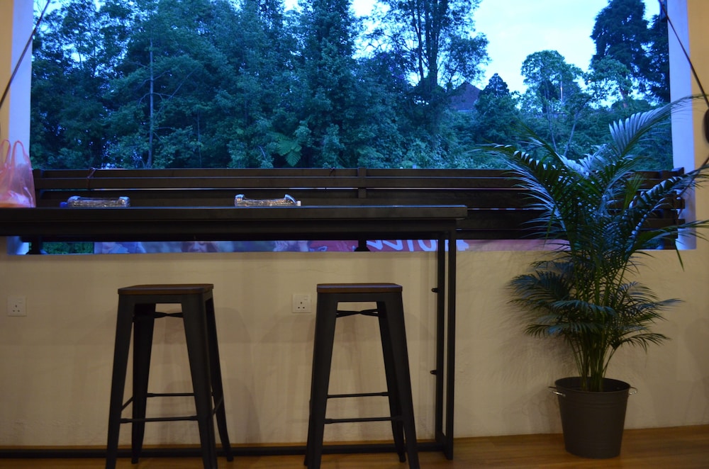 sleepbox hotel hostel