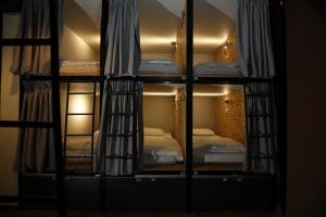 sleepbox hotel hostel