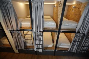 sleepbox hotel hostel