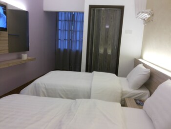 suria cameron hotel