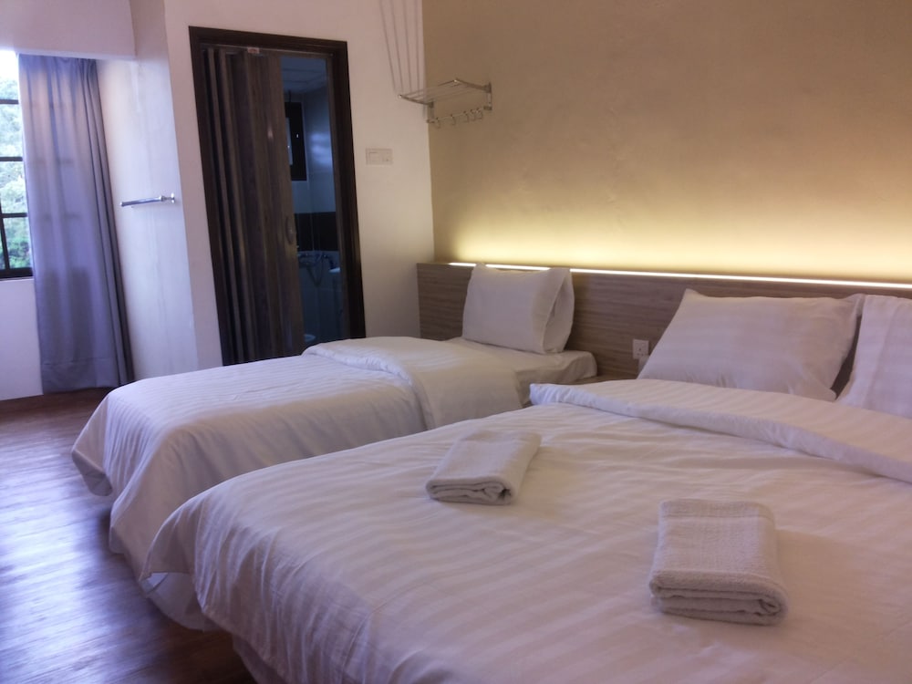 suria cameron hotel
