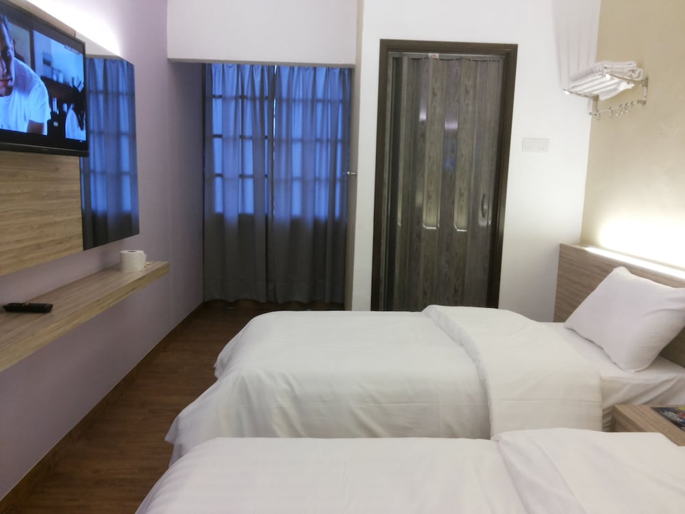 suria cameron hotel