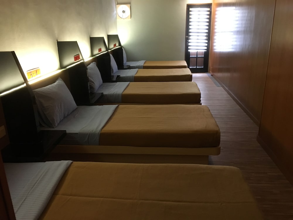 suria cameron hotel