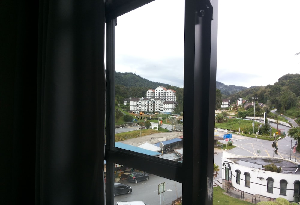 suria cameron hotel