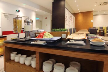 pacific express hotel chinatown