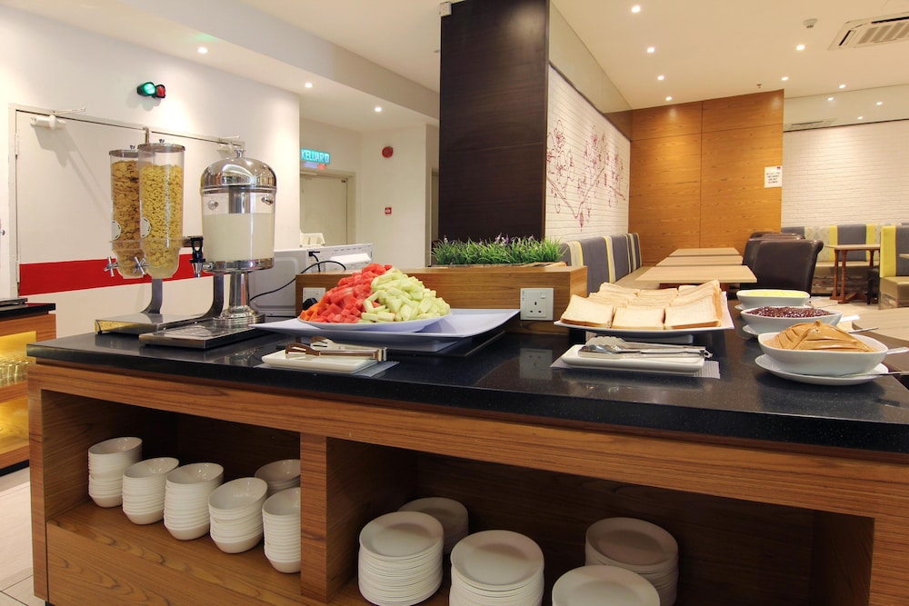 pacific express hotel chinatown