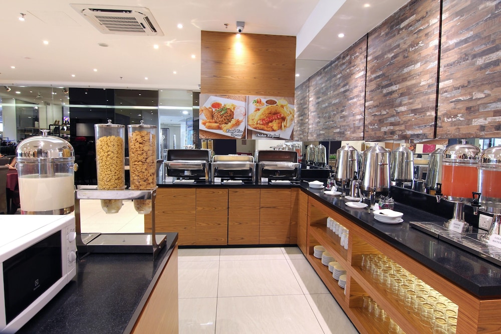 pacific express hotel chinatown