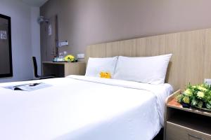 pacific express hotel chinatown