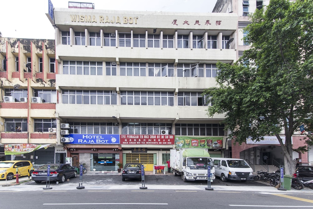 hotel raja bot