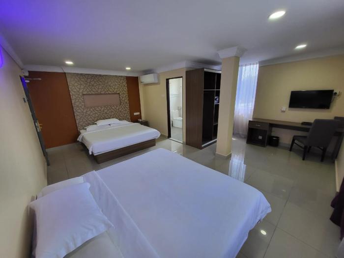 poorna hotel