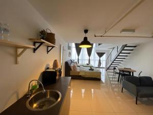 chrisenbel suites pinnacle pj