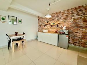 chrisenbel suites pinnacle pj