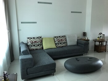 yin mama warm house