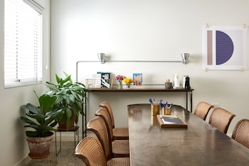 hotel saul