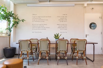 hotel saul