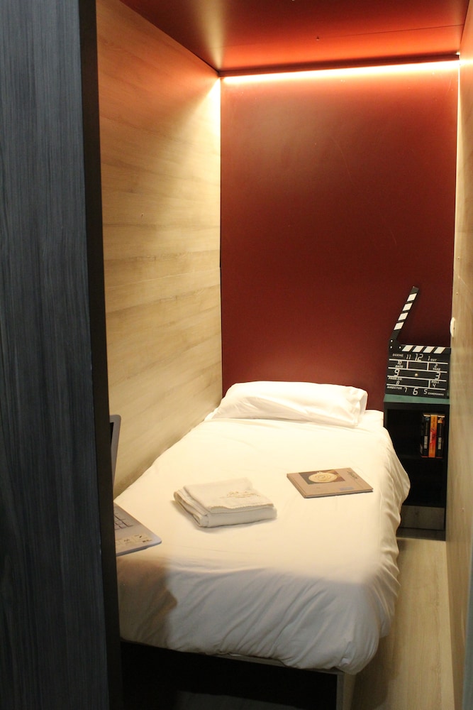 cinema hostel jerusalem