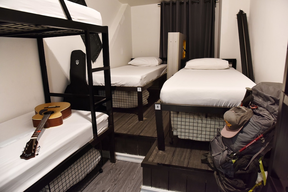 cinema hostel jerusalem