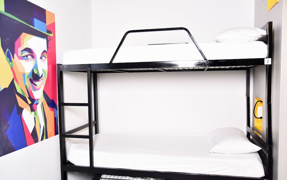 cinema hostel jerusalem