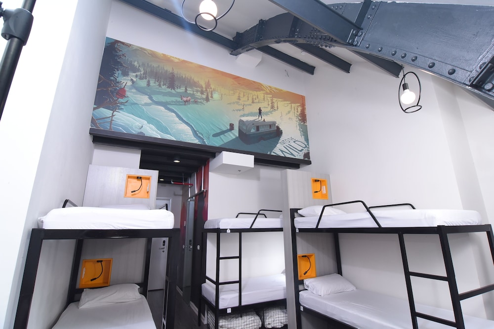 cinema hostel jerusalem