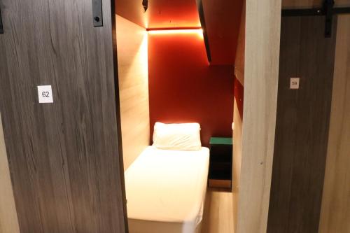 cinema hostel jerusalem