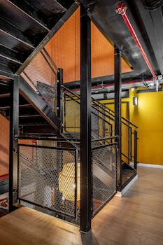 the spot hostel