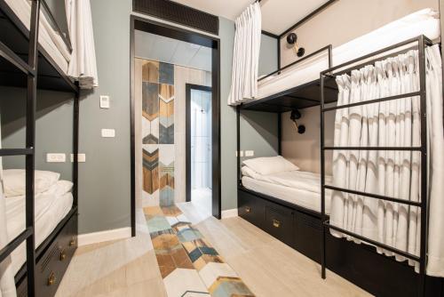 the spot hostel