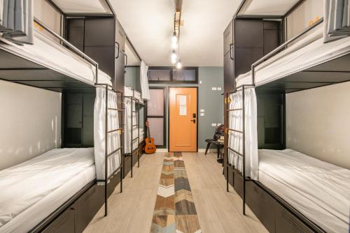 the spot hostel