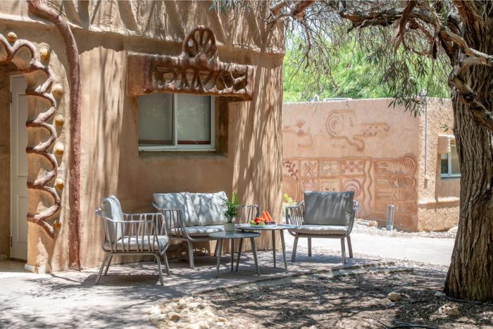 lotan desert travel hotel