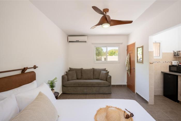 lotan desert travel hotel