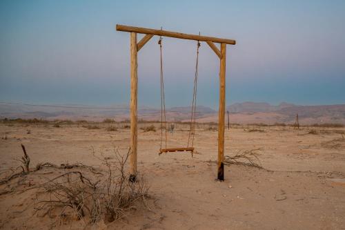 lotan desert travel hotel