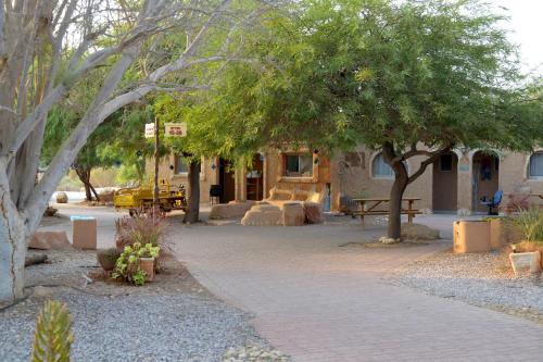 lotan desert travel hotel