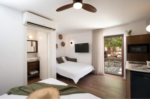 lotan desert travel hotel