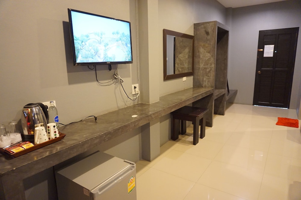 ploenjai hotel ranong