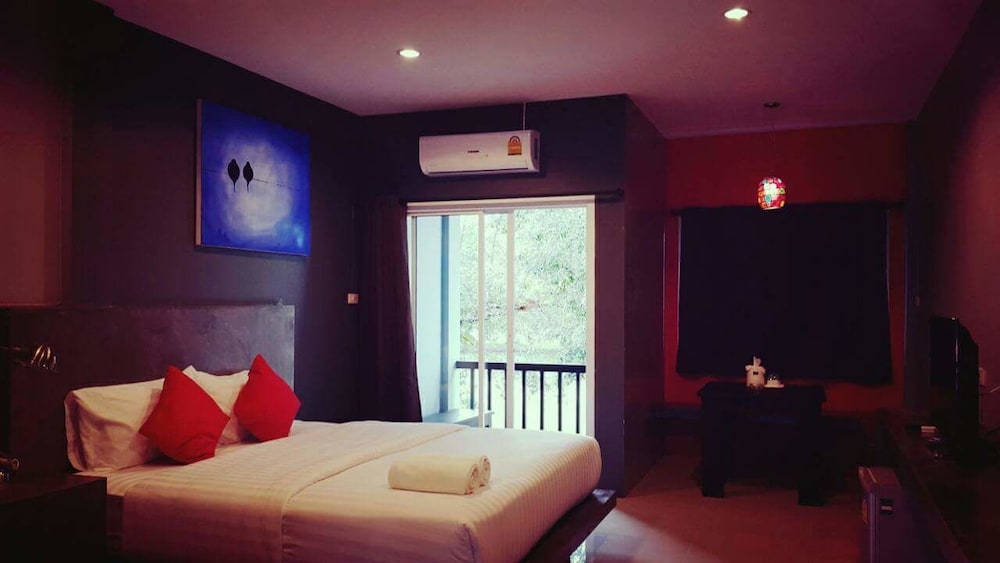 ploenjai hotel ranong