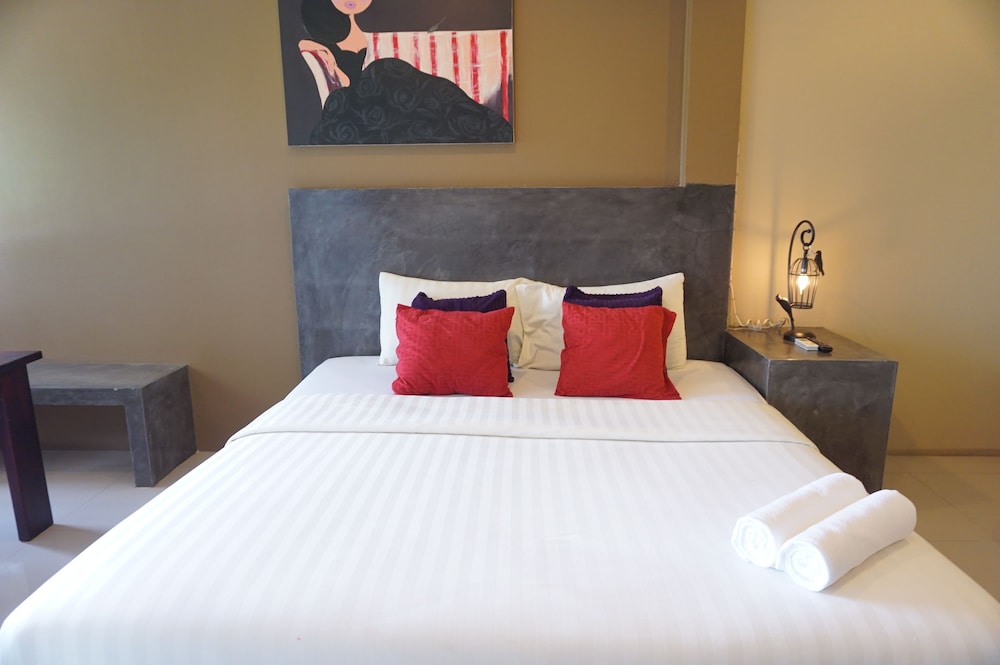 ploenjai hotel ranong