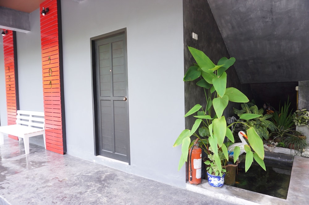 ploenjai hotel ranong