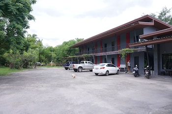 ploenjai hotel ranong
