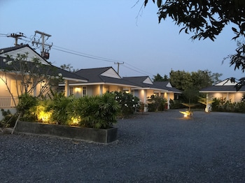 khlong luang