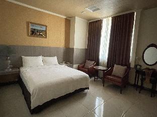 the colors under the sea